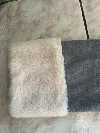 Cappotto ZUIKI grigio con maniche beige