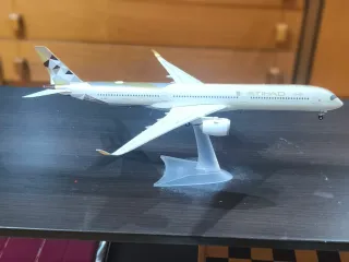 Maqueta Airbus A350 Etihad Airways 1/200