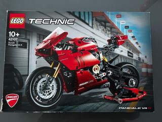 Lego Technic 42107 Ducati Panigale V4 R