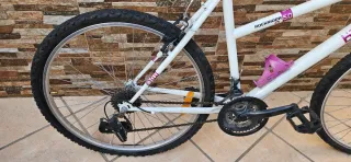 Bicicleta Btwin Rockrider 26 Blanca