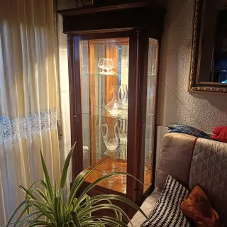 Vitrina clásica madera y cristal