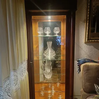 Vitrina clásica madera y cristal
