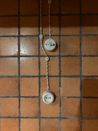 3Interruptores,6enchufes de porcelana regalo cabl