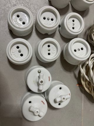 3Interruptores,6enchufes de porcelana regalo cabl