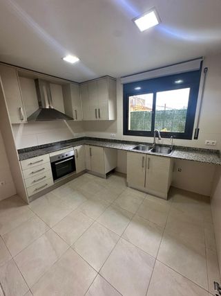 Preciosa casa en Santa Oliva