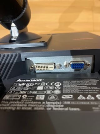 Monitor Lenovo ThinkVision Plata