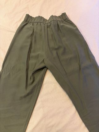 Pantalón ancho verde Zara