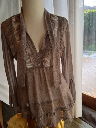 Abito in mohair con camicia.