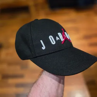 Gorra Jordan Negra Niños Talla 8-20