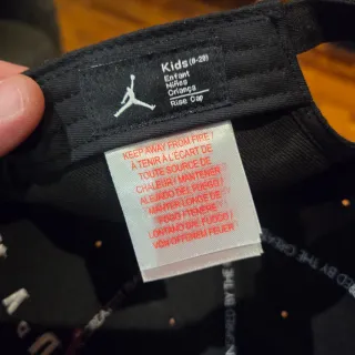 Gorra Jordan Negra Niños Talla 8-20