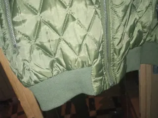 Chaqueta bomber acolchada verde