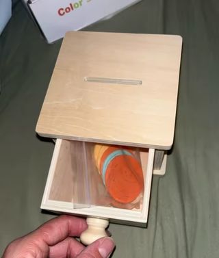 Cajón Montessori de madera