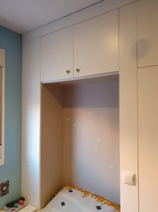 Cama abatible doble con maletero