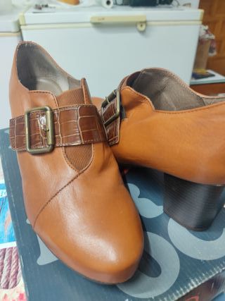 Botines de piel marrones