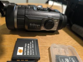 Visor Nocturno Sionyx Black + 2 Linternas IR