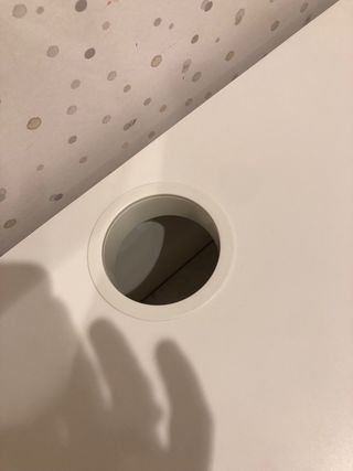 Escritorio Ikea MICKE Blanco + flexo gratis.