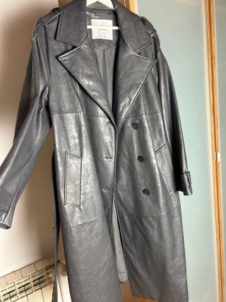 Abrigo Bershka gris
