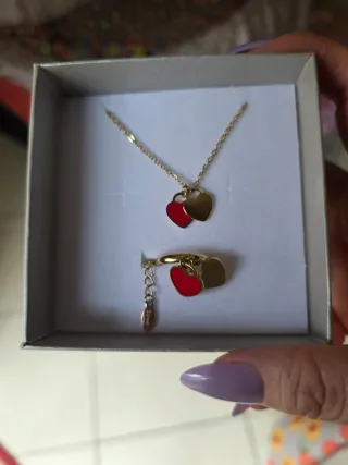 Parure collana e anello cuoricini oro e rossi