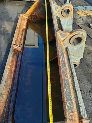 Cazo de limpieza Retroexcavadora Volvo