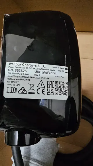 Cargador Coche Wall Box Plus.