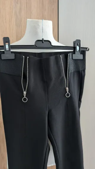 Pantalon pitillo elástico con cremalleras   Zara