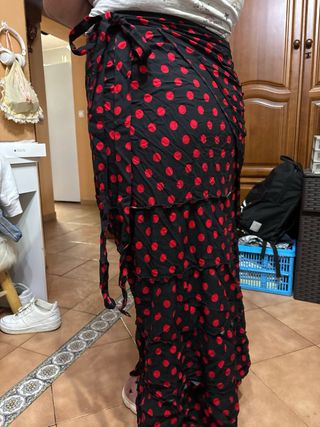 Falda Rociera Lunares Rojo y Negro