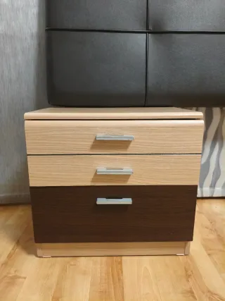 Cabecero y 2 mesitas de noche