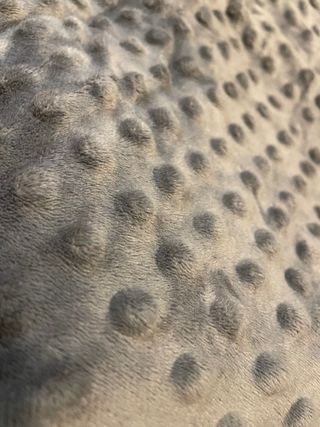 Manta de peso gris de forro polar