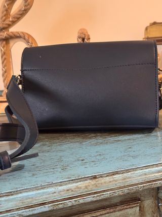 Bolso Parfois Azul Marino con Detalles Dorados