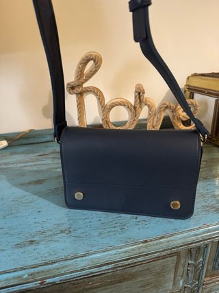 Bolso Parfois Azul Marino con Detalles Dorados