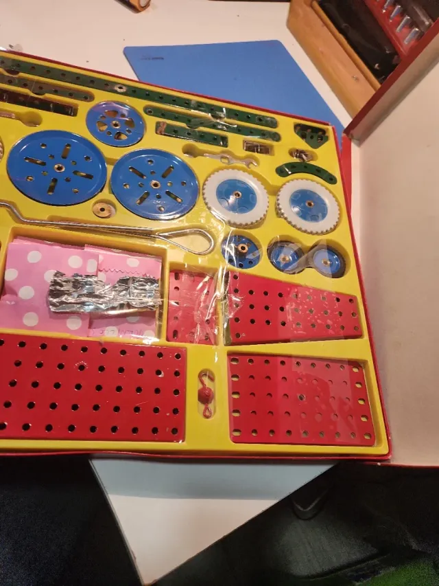 Meccano 4 - Caja de Construcción