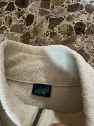 Forro polar Mitto beige Y2K retro