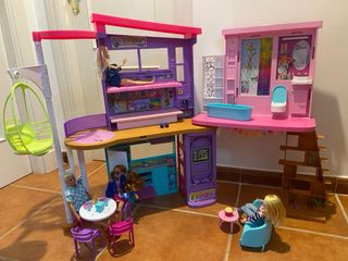 Casa de muñecas Barbie con accesorios
