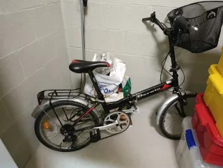 Bicicleta plegable Darwin con cesta