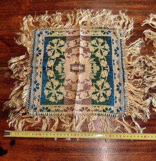 Copritavolini Vintage Quadrati Dorati con Frange