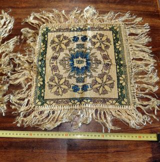 Copritavolini Vintage Quadrati Dorati con Frange