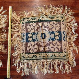 Copritavolini Vintage Quadrati Dorati con Frange