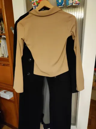 Chaqueta tipo polo color marrón clarito