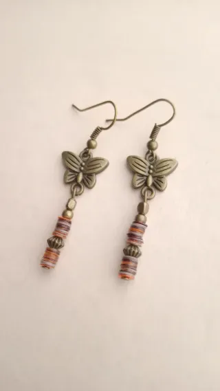 Pendientes mariposa con cuentas