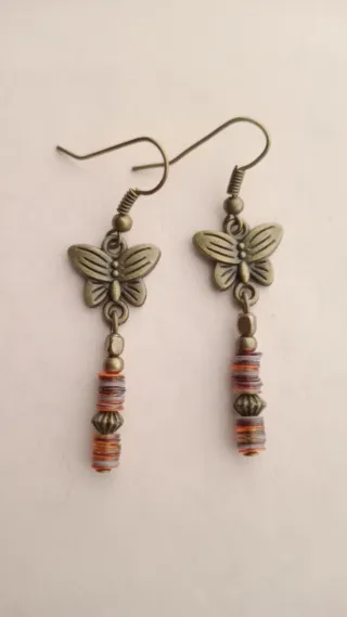 Pendientes mariposa con cuentas