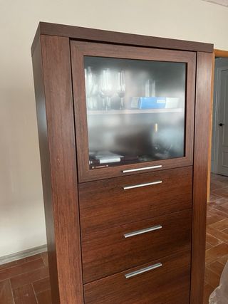 Vitrina madera marros oscuro cajones