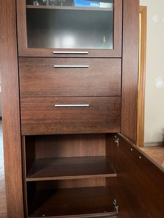 Vitrina madera marros oscuro cajones