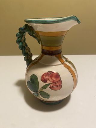 Piccola brocca decorata floreale