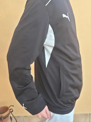 Chaqueta Puma Negra con Detalles Blancos