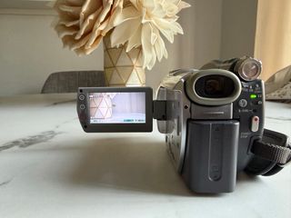 Cámara Sony Handycam DCR-DVD404E