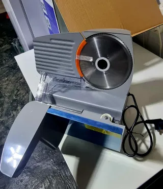 Cortafiambres SEVERIN INOX 180W