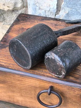 Conjunto de dos pilonas antiguas de Romana