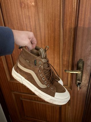 Vans Sk8-Hi Marrones Impermeables Caña Alta