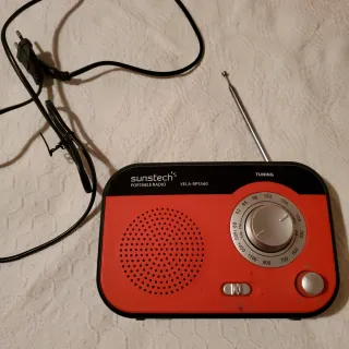 Radio Portátil analogica Sunstech Roja VELA-RPS560
