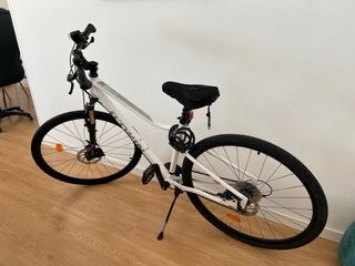 Bicicleta Trekking Riverside 500 Blanca